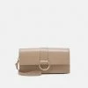 Even&Odd Damen Clutch - Taupe -Even&Odd Verkäufe 2024 0ecc9d0cc91f4931a9fdc0788bff758c