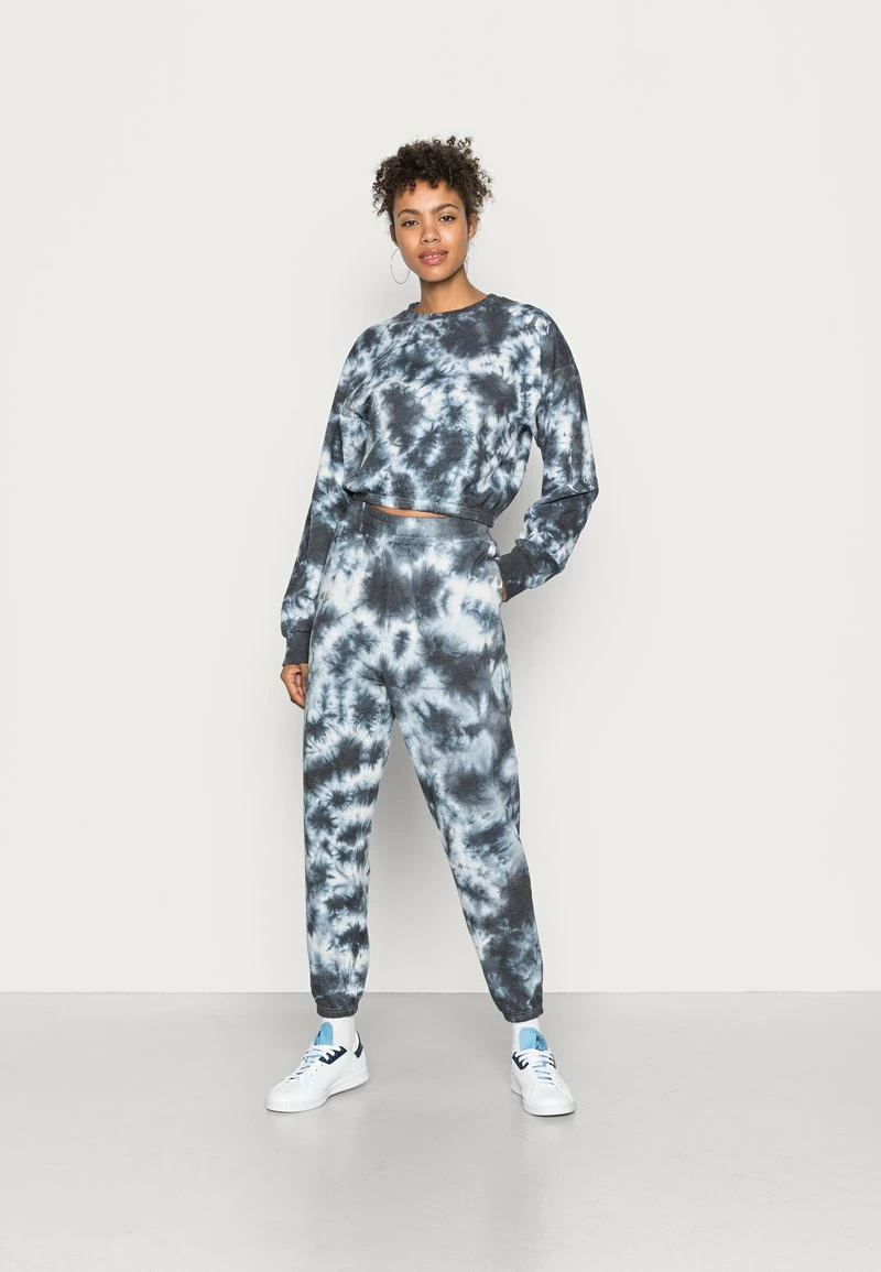 Even&Odd Damen SET - CROPPED SWEAT & JOGGER IN TIE DYE - Sweatshirt - Grey 3 Even&Odd Damen SET - CROPPED SWEAT & JOGGER IN TIE DYE - Sweatshirt - Grey