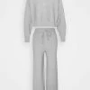 Even&Odd Damen SET BAT SHAPE LOUNGE - Strickpullover - Mottled Light Grey 1 Even&Odd Damen SET BAT SHAPE LOUNGE - Strickpullover - Mottled Light Grey -Even&Odd Verkäufe 2024 19607ff243f64bf28c0bf6cca24e4100