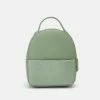 Even&Odd Damen Tagesrucksack - Mint 1 Even&Odd Damen Tagesrucksack - Mint -Even&Odd Verkäufe 2024 410553a801fe42ff9c2e12e701409eff