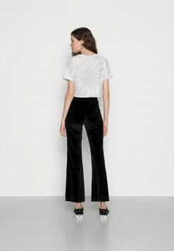 Even&Odd Damen Velvet Flared Leg Trousers - Stoffhose - Black -Even&Odd Verkäufe 2024 75cf528def204d9db43792beb99b19fd