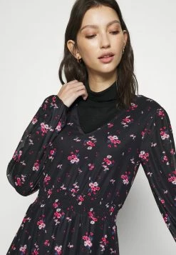 Even&Odd CINTERED V NECK ALL OVER MESH MINI VOLANT DRESS - Freizeitkleid - Black/red | Damen 11 Even&Odd CINTERED V NECK ALL OVER MESH MINI VOLANT DRESS - Freizeitkleid - Black/red | Damen -Even&Odd Verkäufe 2024 75f913f2c45947c99d96d4f5eaa1a8ce