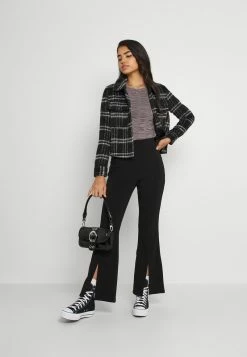 Even&Odd Damen SPLIT FRONT FLARED - Stoffhose - Black -Even&Odd Verkäufe 2024 7d3273306dcf44ff91cc5a78910ea801