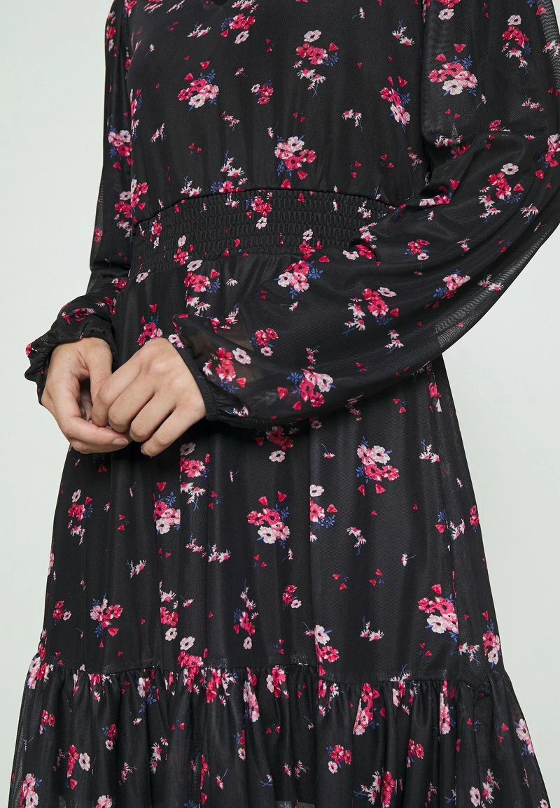 Even&Odd CINTERED V NECK ALL OVER MESH MINI VOLANT DRESS - Freizeitkleid - Black/red | Damen 8 Even&Odd CINTERED V NECK ALL OVER MESH MINI VOLANT DRESS - Freizeitkleid - Black/red | Damen – Bild 6