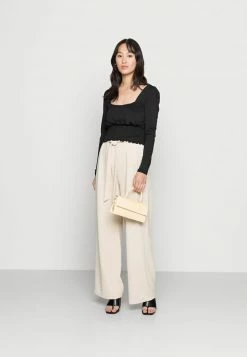 Even&Odd Damen SHIRRING DETAIL LONG SLEEVE CROP WITH GATHER - Langarmshirt - Black -Even&Odd Verkäufe 2024 db5a4397fea048819879bce2496fabec